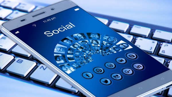 Profili giuridici di incompatibilit dei pubblici dipendenti con i social media alla luce del nuovo D.P.R. 62/2013.