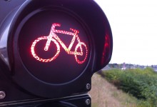 La condotta imprevedibile del ciclista che non si ferma allo stop esclude la responsabilit dell'auto investitrice