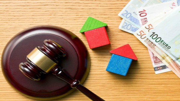 Abitazione civile adibita ad uso ufficio: detraibile l'IVA sull'acquisto dell'immobile