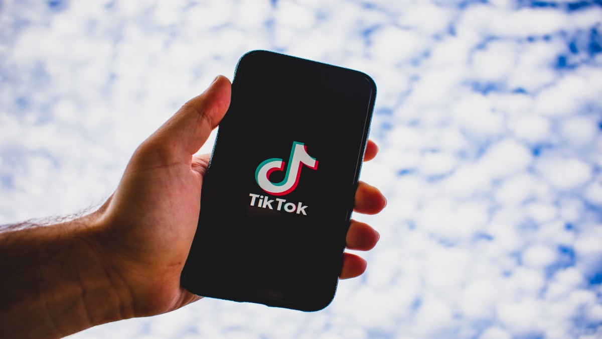 L’età per stare sui social network: il caso TikTok