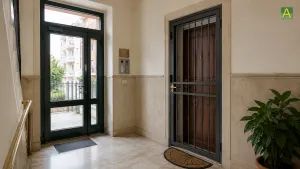 Inferriata sul pianerottolo condominiale: i limiti all'uso esclusivo del bene comune